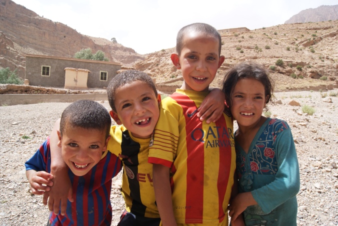 Niños nómadas del Alto Atlas de Marruecos © Marta Amat